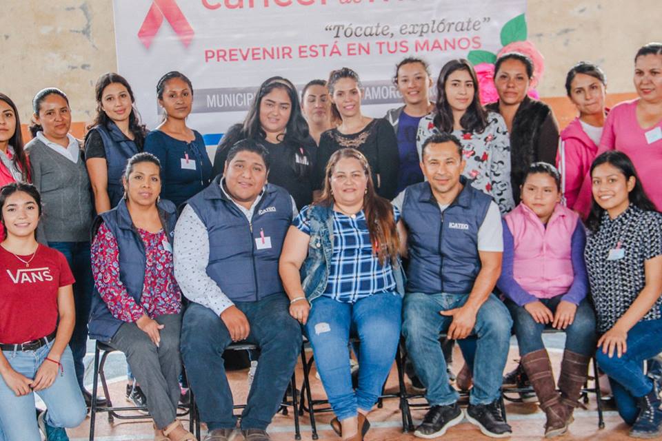 En la Canchita: Conmemoran día de la lucha contra el cáncer de mama en Landa de Matamoros