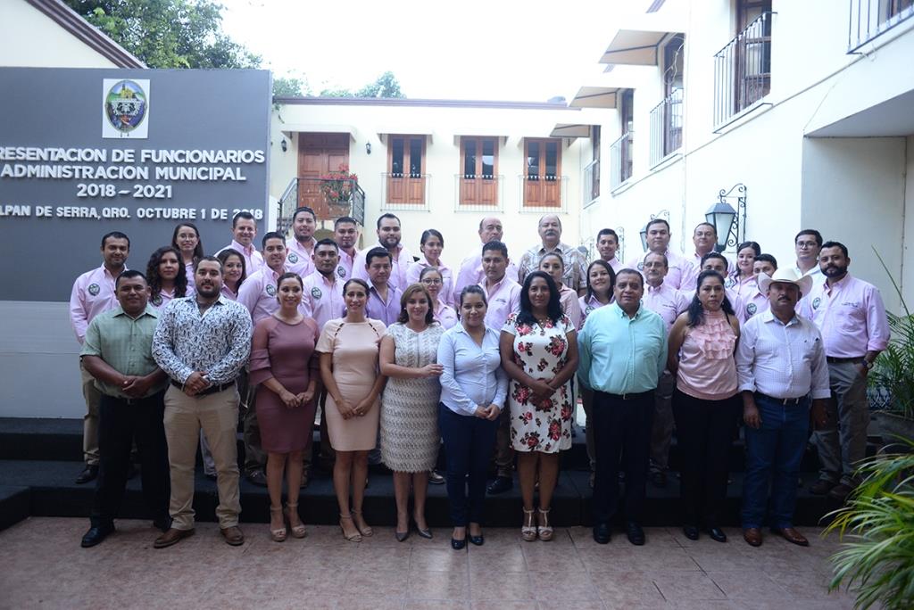 Iniciando administración:  Celia Amador presenta integrantes de Gabinete Jalpense