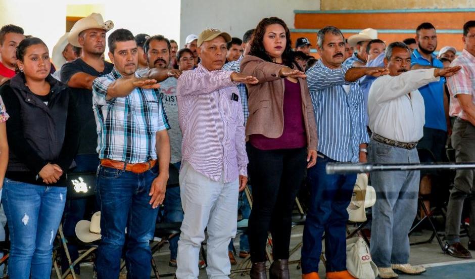 Rinden protesta: Autoridades auxiliares en Landa de Matamoros