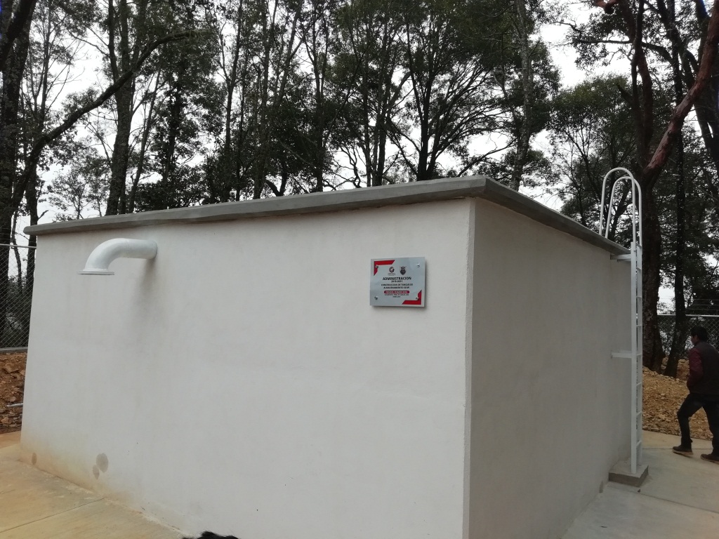 En el Ranchito:  Entregan tanque de almacenamiento de agua en Pinal de Amoles