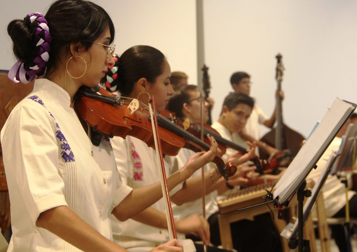 En concierto: La Orquesta Típica de la Universidad Autónoma de Querétaro