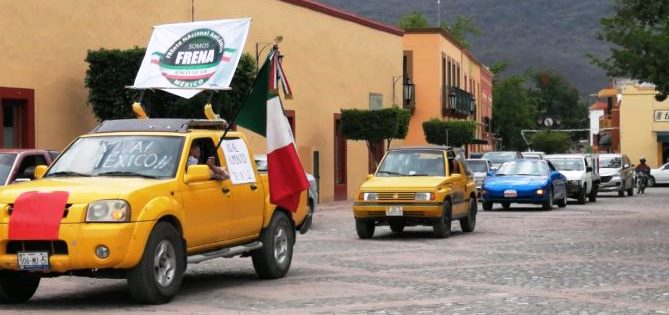 Poca participación: Realizan Caravana Anti-Amlo en Jalpan de Serra