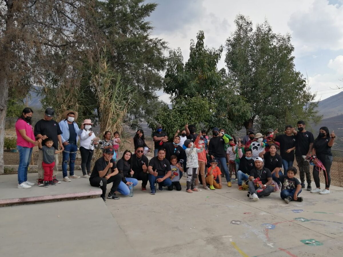 En Tolimán “Evolution Car Club” Realiza Caravana de “Día de Reyes”
