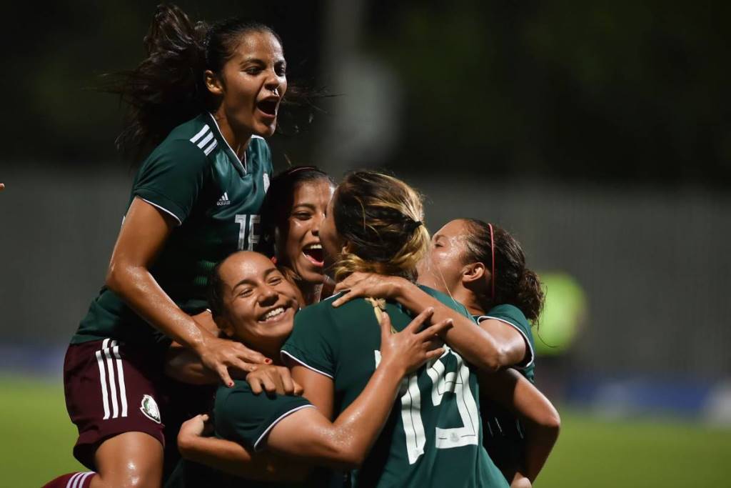 Las mujeres dan una lección al fútbol de México