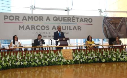 Marcos Aguilar Vega:  Presenta tercer informe de gobierno en Querétaro capital