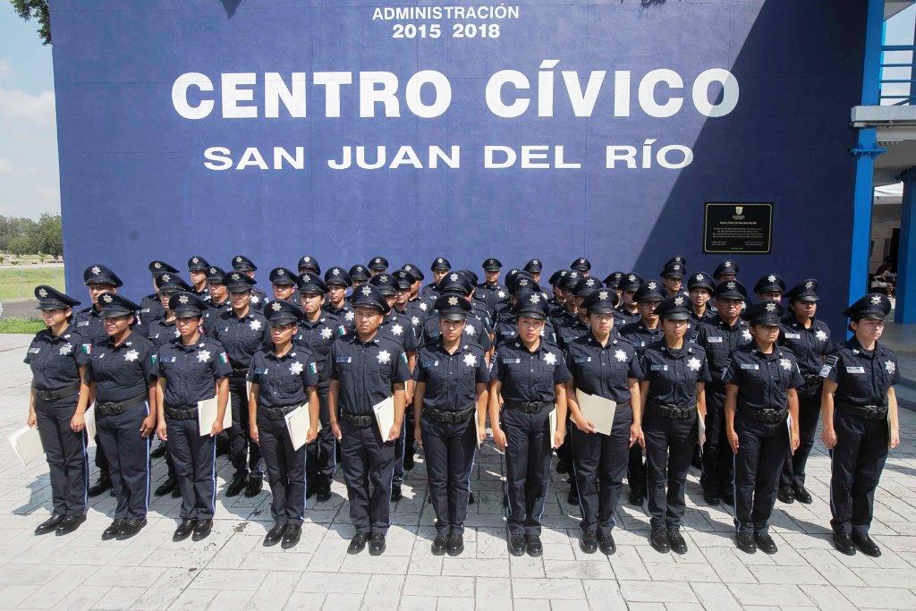 En San Juan del Río:  Graduación de 11va generación de Academia de Policía