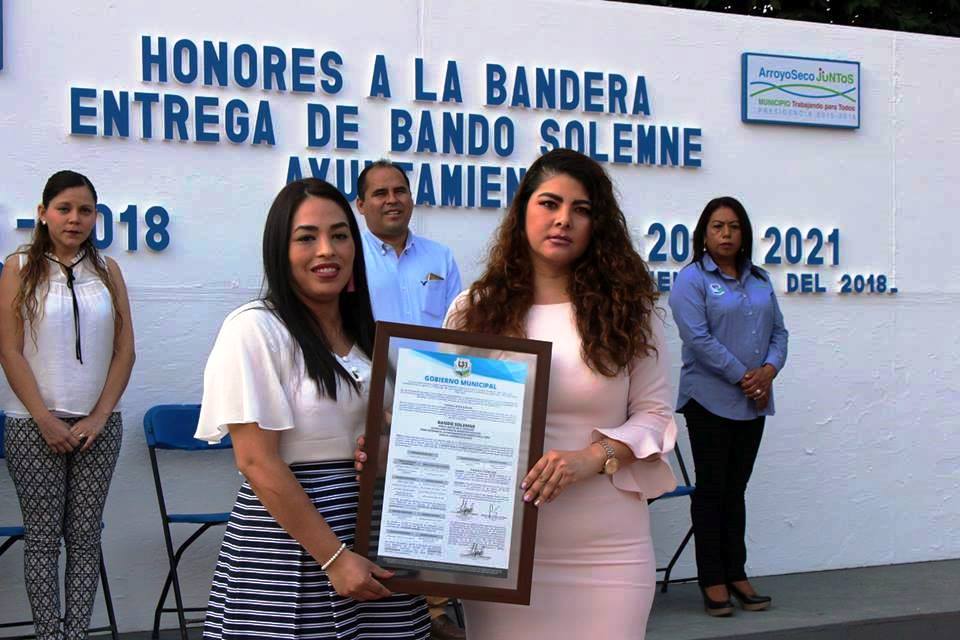 Iliana Guadalupe Montes Ríos:  Recibe “Bando Solemne” alcaldesa electa de Arroyo Seco