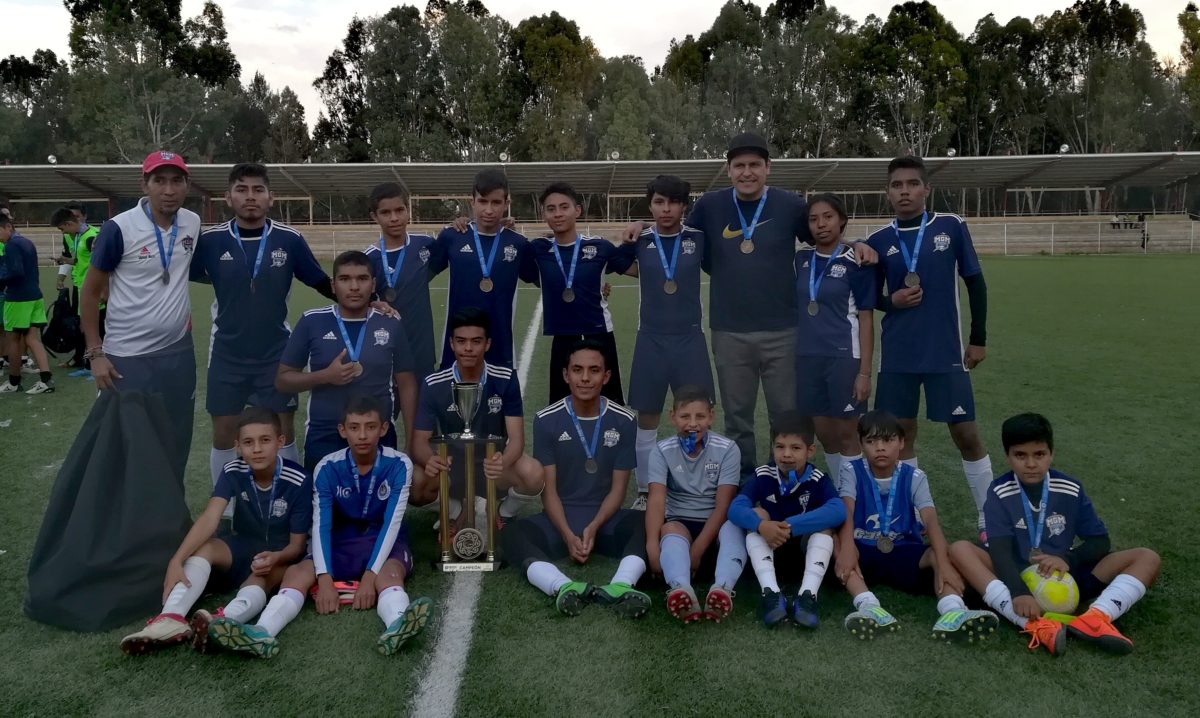 Desde Jalisco: Academia de Fútbol visitó Cadereyta de Montes para disputar partido de la amistad
