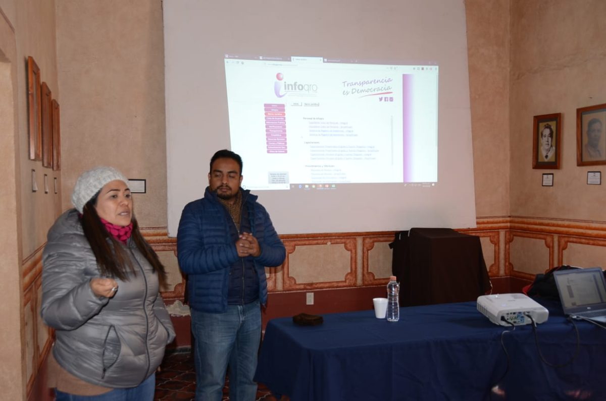 Cumplirá Municipio:  Reciben Capacitación Sobre Acceso a la información en Tolimán