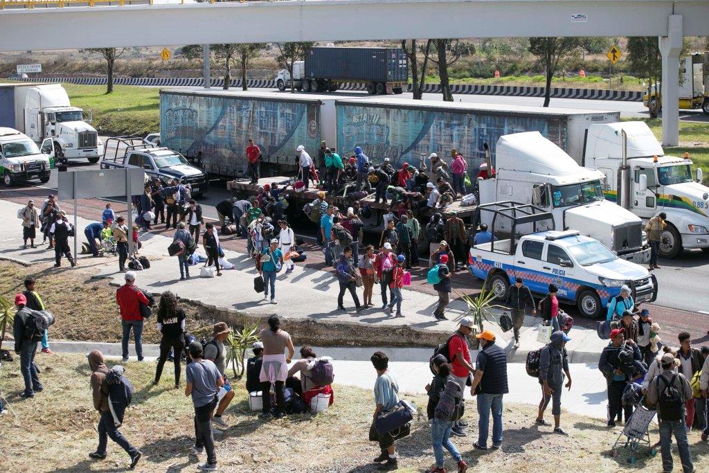 Sin eventualidad:  Concluye su paso por San Juan del Río 1er bloque de caminata migrante