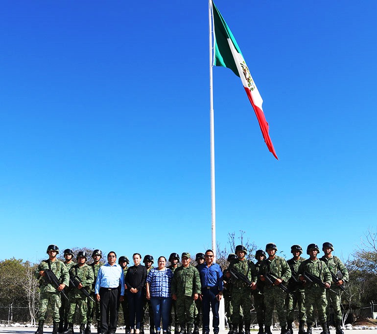 Conmemoran: Día del ejército mexicano en base militar de Landa de Matamoros