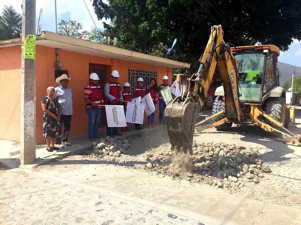 En Cabecera Municipal: Rehabilitan calle José María Arteaga en Arroyo Seco