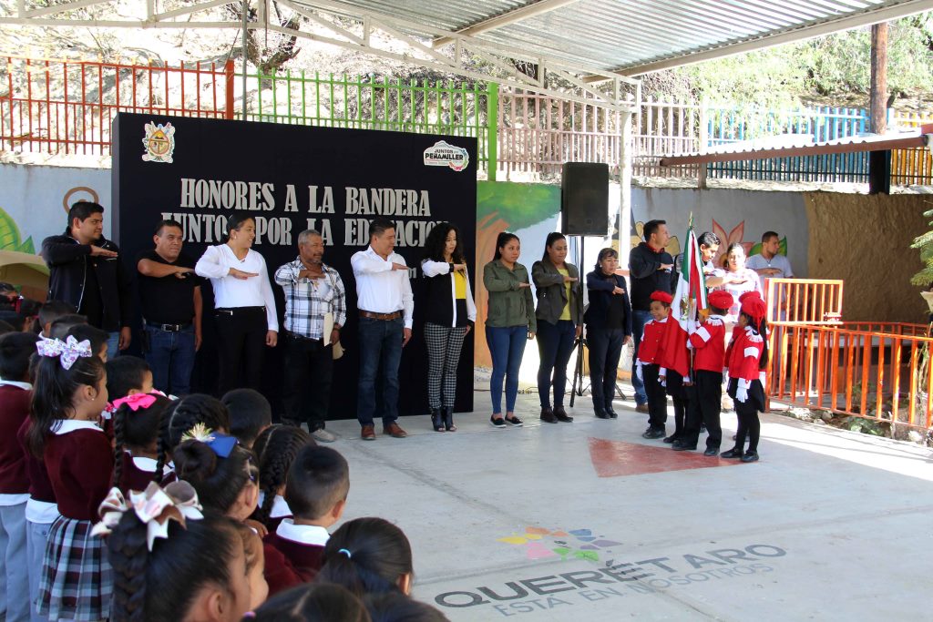 Alcalde de Peñamiller: Anuncia construcción de aula en jardín de niños