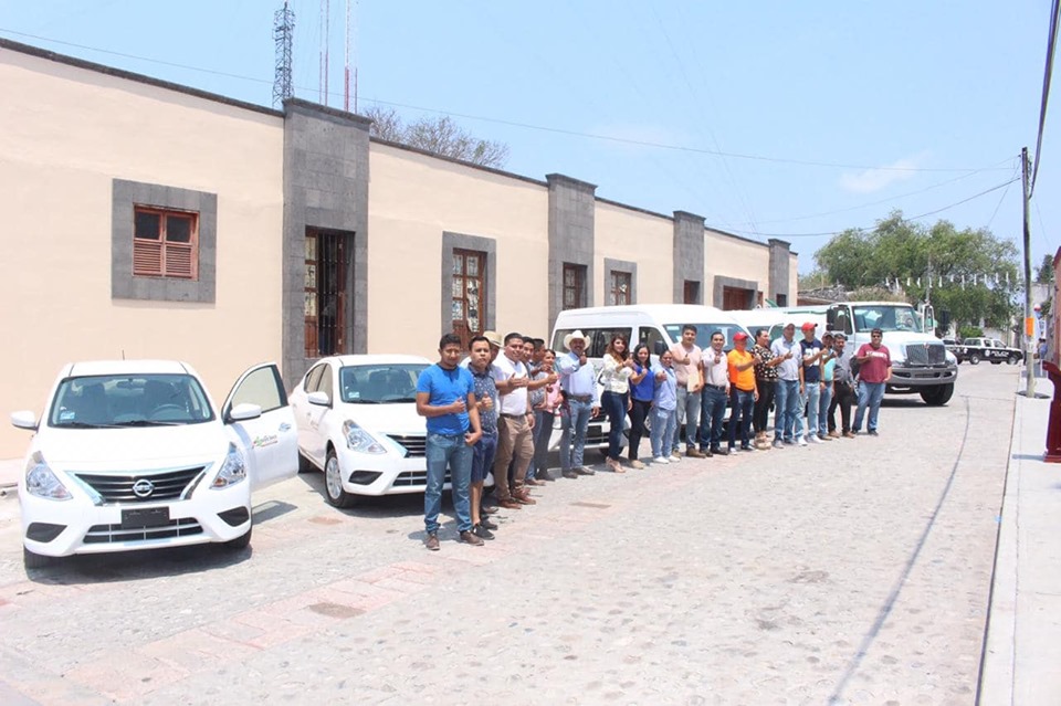 Estrenan vehículos: En Arroyo Seco aumentan parque vehicular