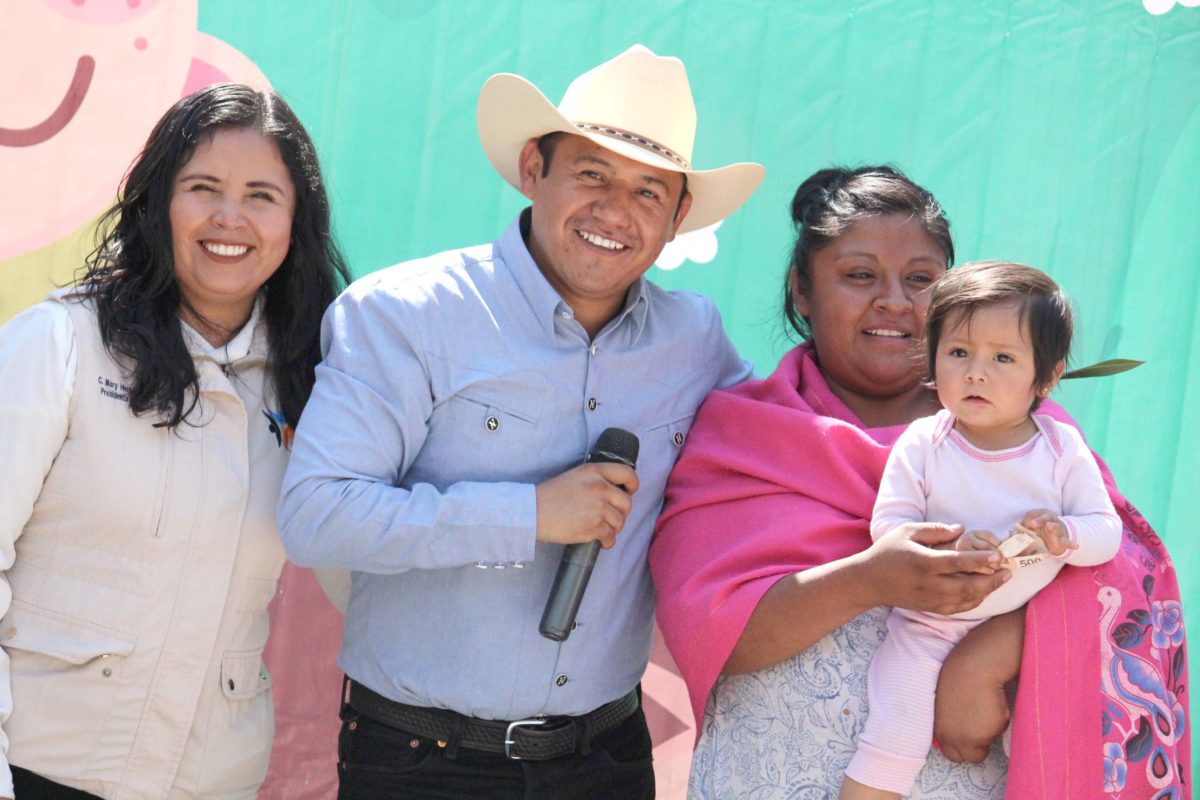En Colón: Visita Alejandro Ochoa Zona de las Presas Llevando Festival del Día del Niño y Día de las Madres
