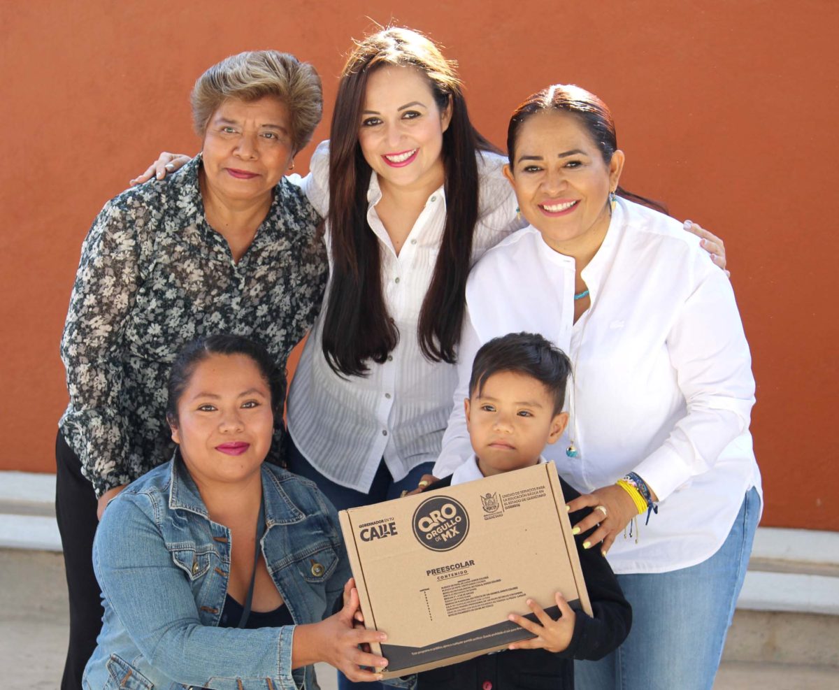 Beneficio a la Economía Familiar Arranca Alcaldesa Entrega de Útiles Escolares en Tolimán