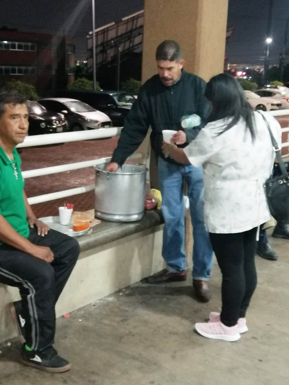 Al Servicio Ciudadano:  Asociación Civil Hogaüi Visita Hospital del Niño y la Mujer Brindando Asistencia Social