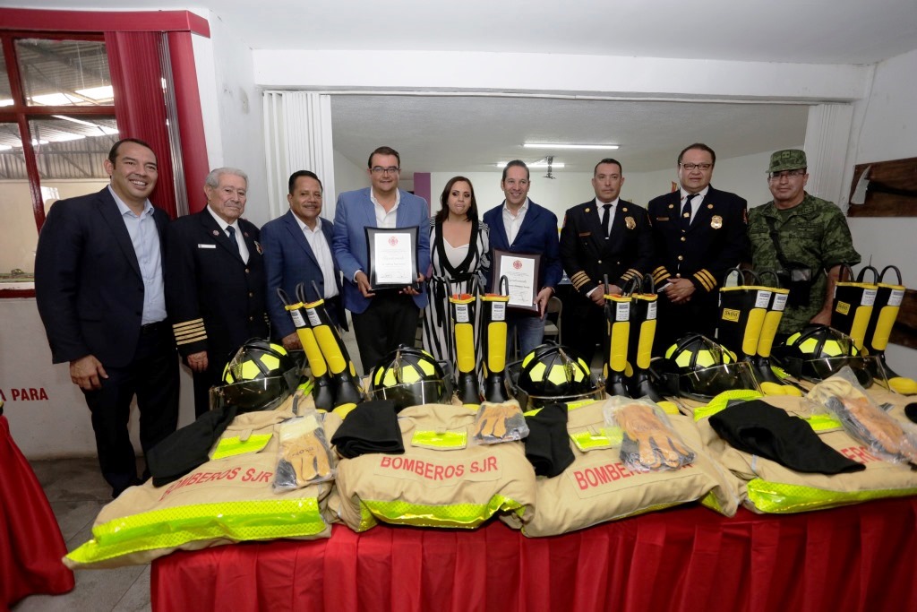 Ratifica el Gobernador: Convicción de apoyar a los bomberos de San Juan del Rio
