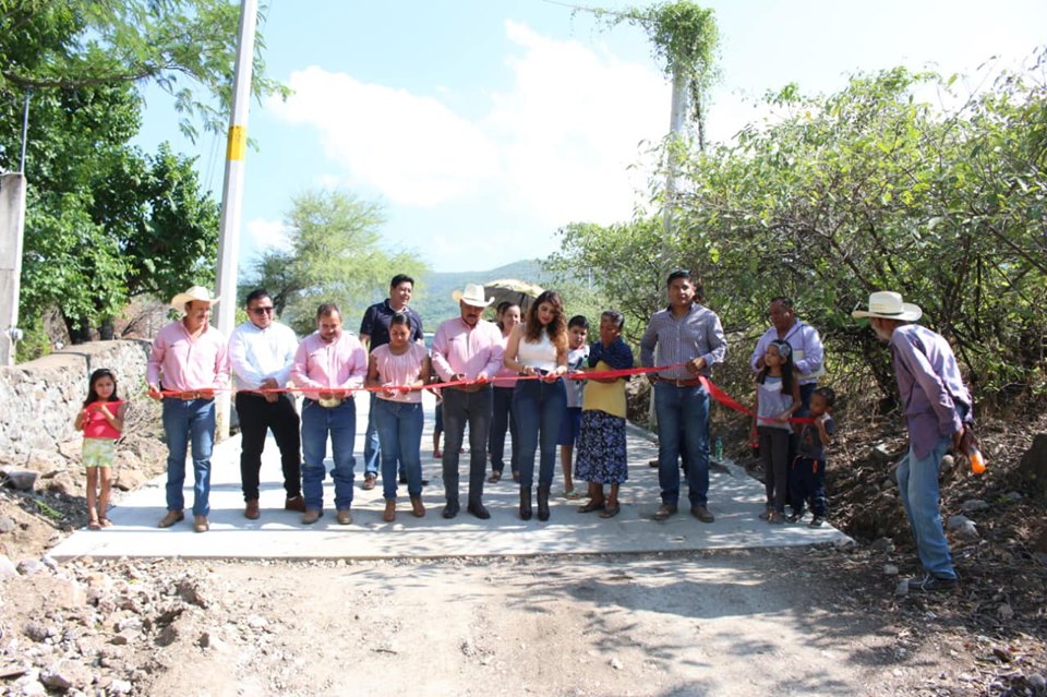 Con intensa gira: Entregan obras en Arroyo Seco