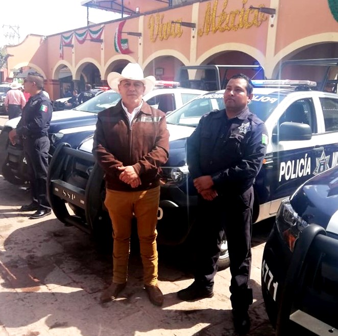 Recibe Pinal de Amoles: Dos nuevas patrullas y equipamiento para seguridad pública