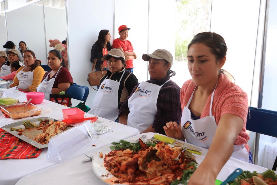 Evento singular: En Feria de la Raza Colón 2019 celebran “Día del Pollo”