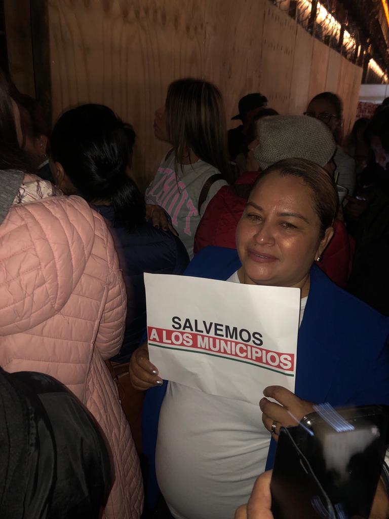 Marina Ponce Camacho: Alcaldesa exige un presupuesto justo para Landa de Matamoros.