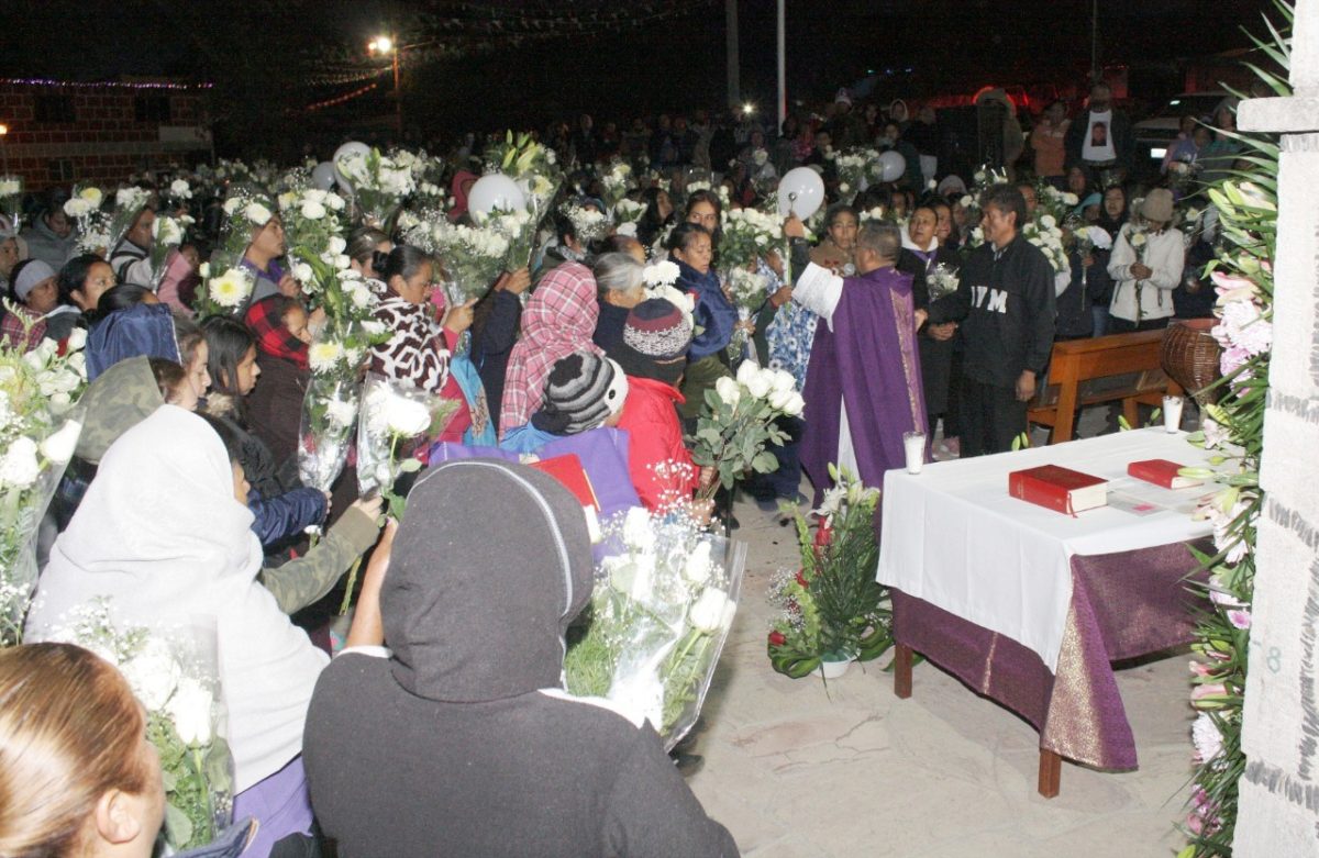 En Fuentezuelas: Celebran misa en memoria de fallecidos por accidente fuegos pirotécnicos