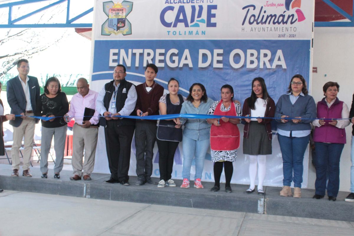 Infraestructura Educativa: Entrega Dos Techumbres a COBAQ Lupita Alcántara Alcaldesa de Tolimán