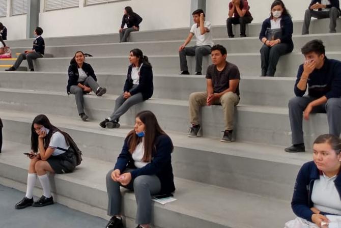 De Querétaro: Más de 100 mil estudiantes ya cuentan con la beca que entrega el Gobierno Federal