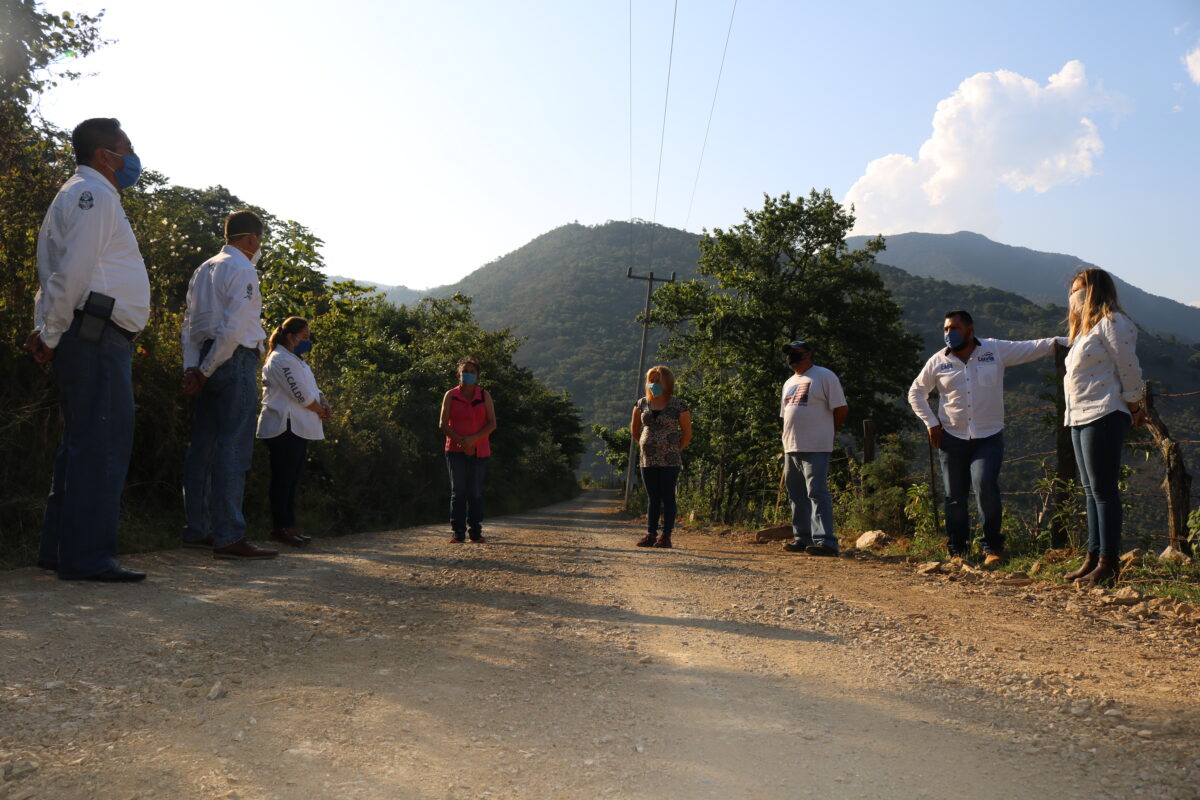 Casi 6 kilómetros: Revisten camino de acceso a La Yesca en Landa