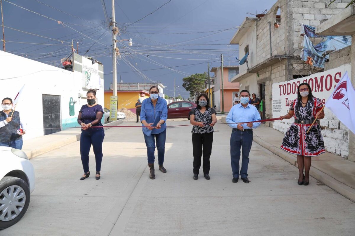 Elvia Montes: Entrega obra de rehabilitación de la calle Francisco Villa en Ezequiel Montes