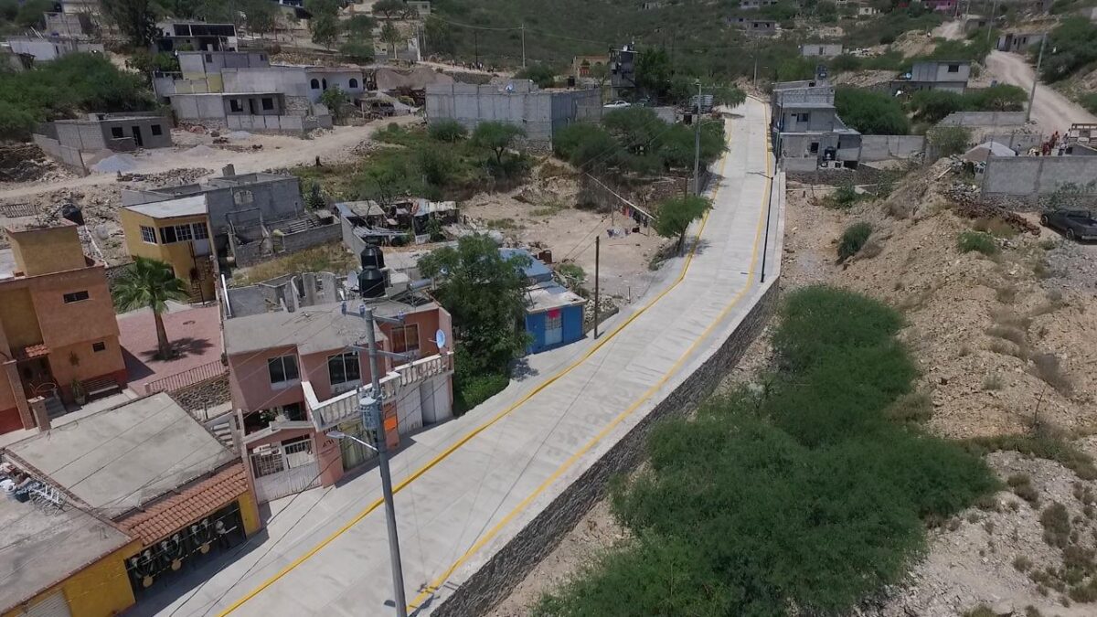 En Cabecera Municipal: Inauguran urbanización en calle de acceso al CECyTE  de Peñamiller