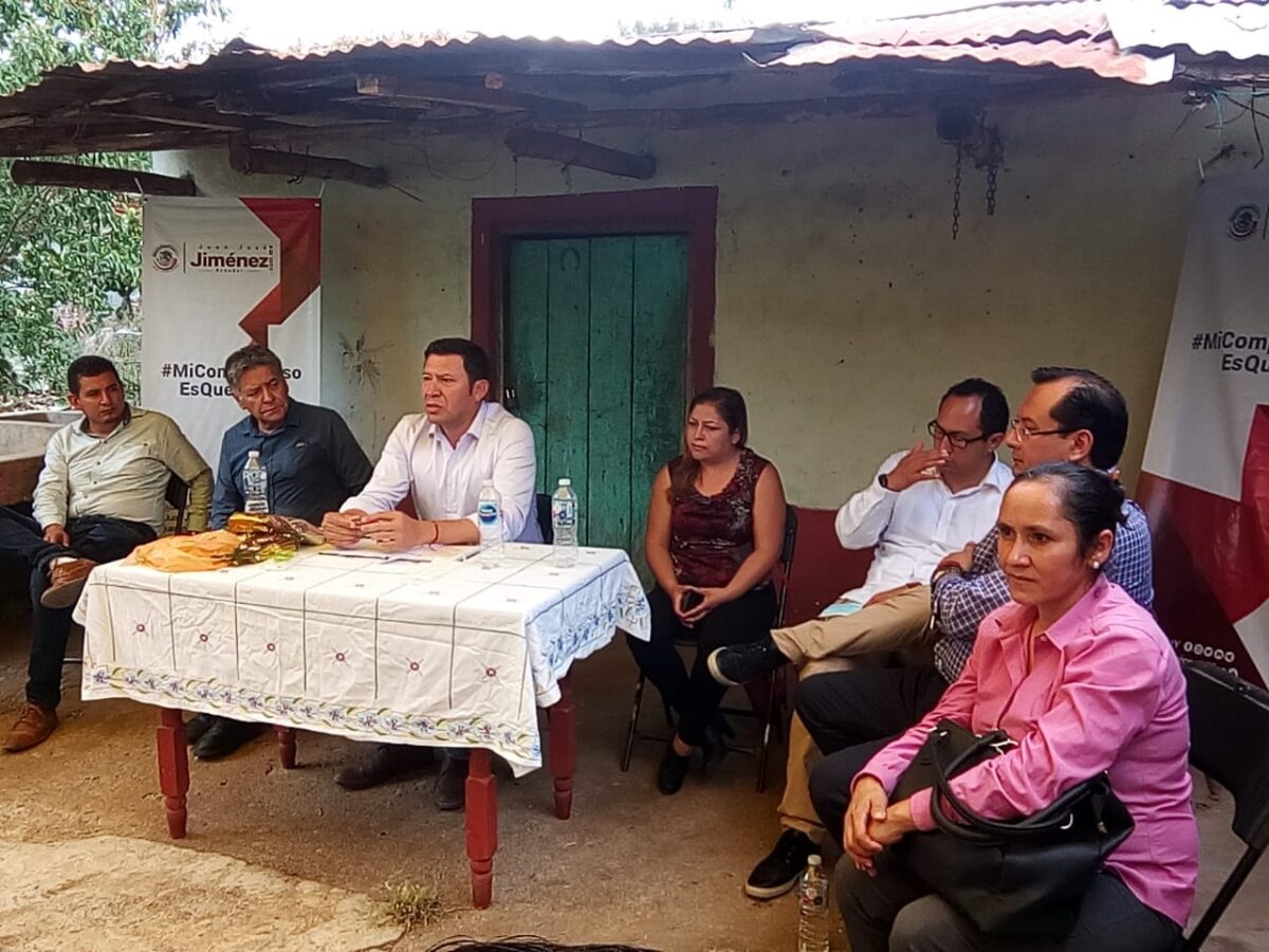 Visita la Sierra: Senador de MORENA se reúne con ciudadanos.