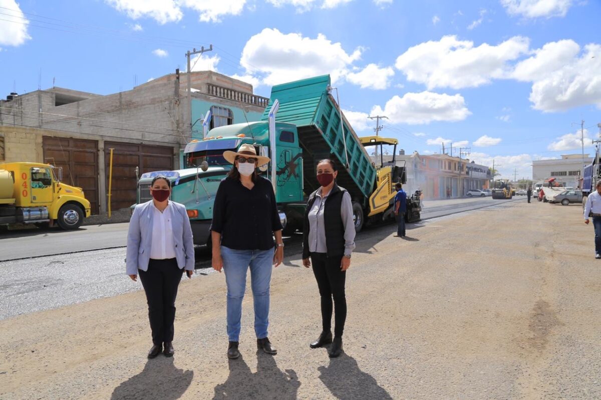 Elvia Montes realiza supervisión de obras en cabecera municipal
