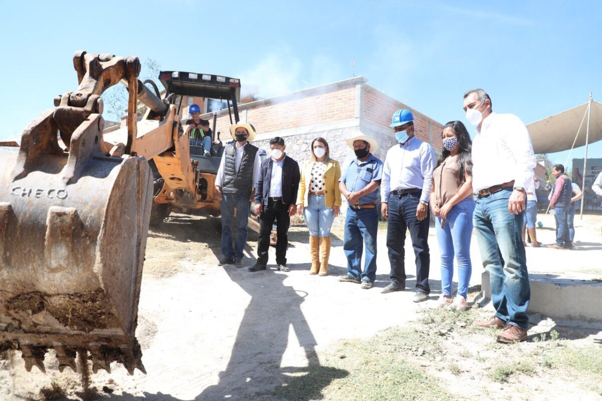 Encabeza Arranque Filiberto Tapia de Obras del Fondo de Infraestructura Social Municipal en Colón