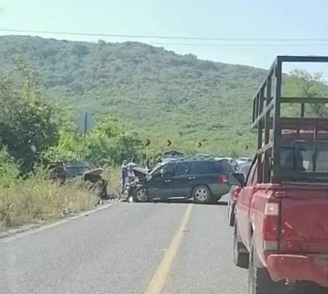 Choque frontal: En la carretera federal 120, San Juan del Rio-Xilitla.
