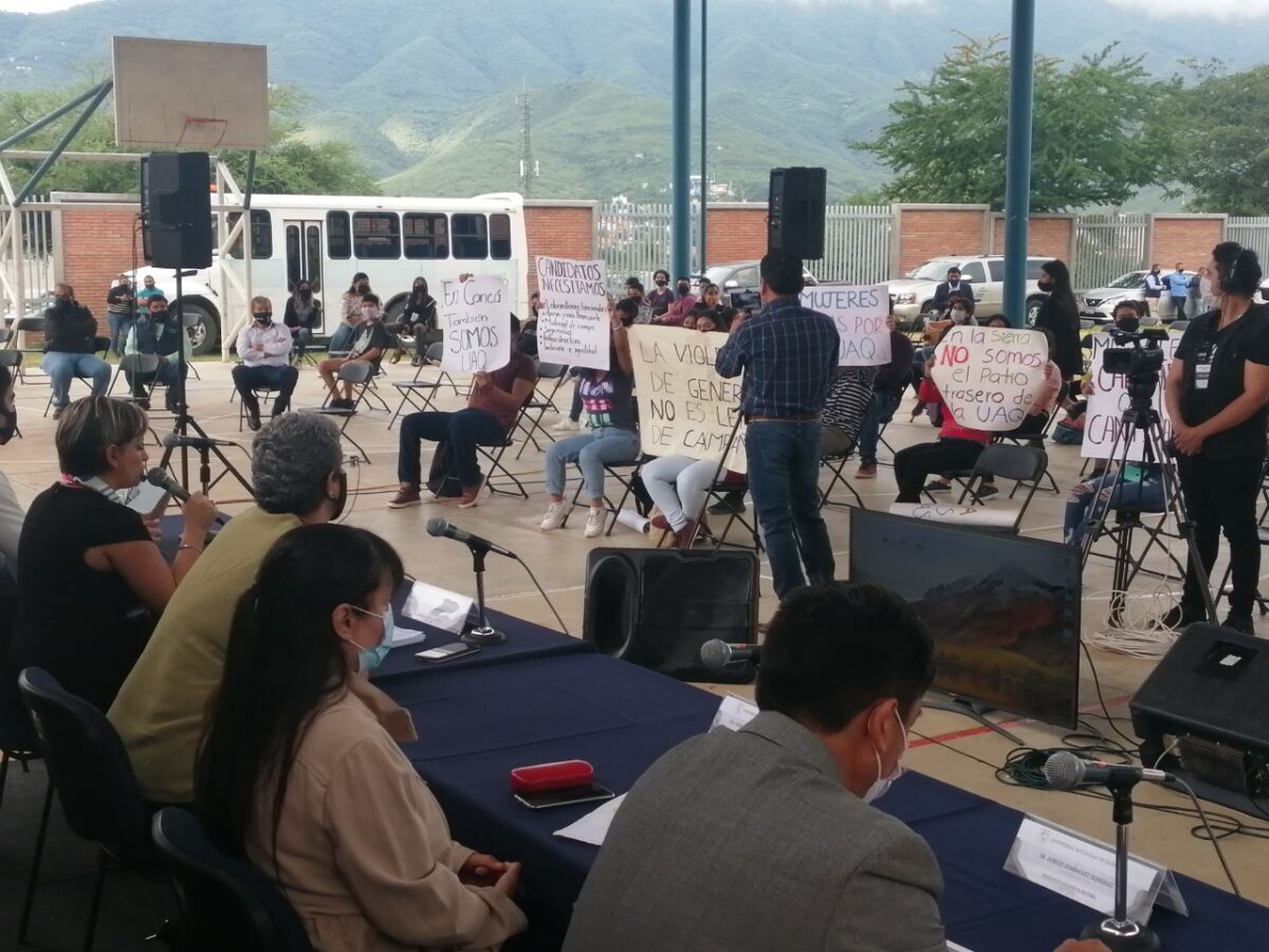 Estudiantes de Conca; Manifiestan inquietudes para mejorar la enseñanza en UAQ.