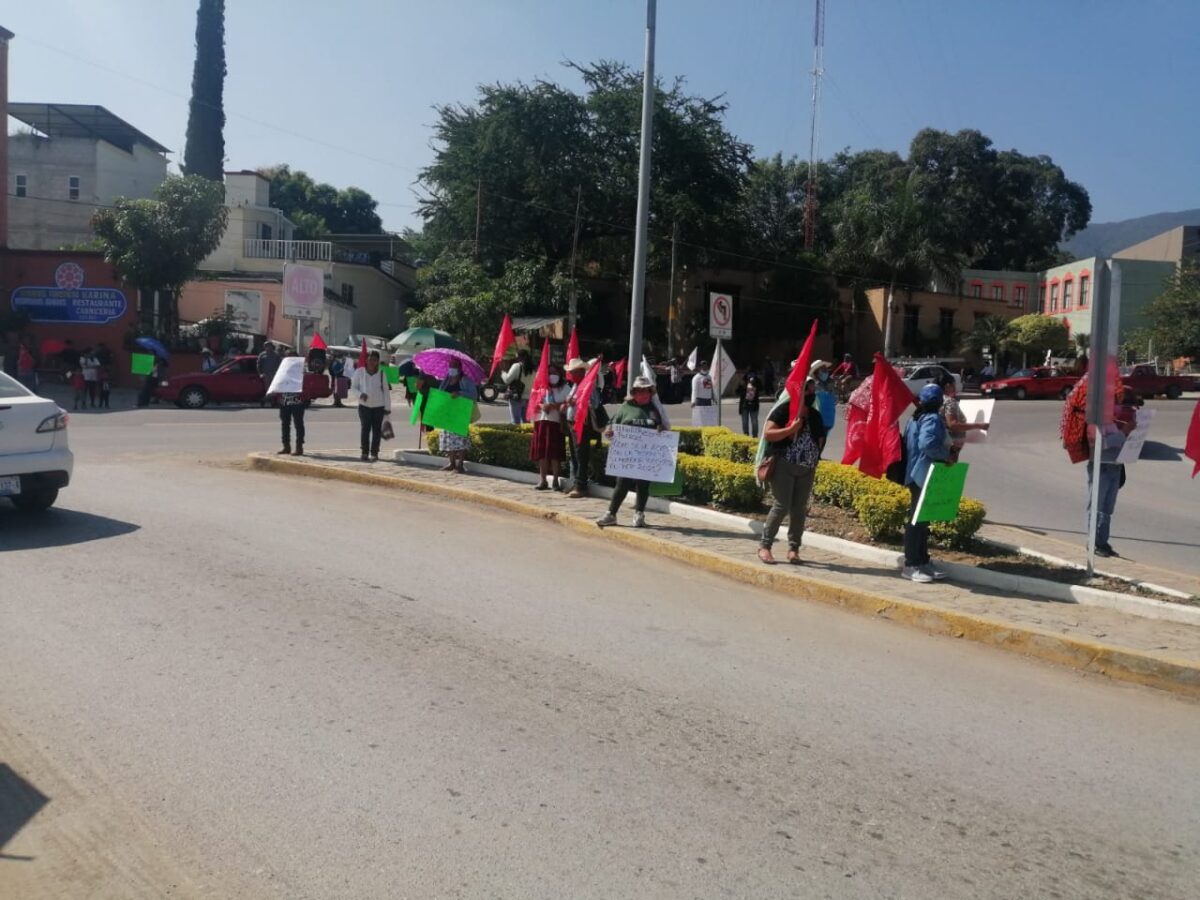 Manifestación: De Antorchistas, reclaman recursos del gobierno federal.