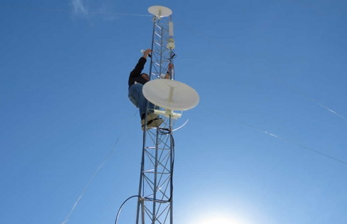 Reportan: Robo de antenas en la comunidad de La Yerbabuena.