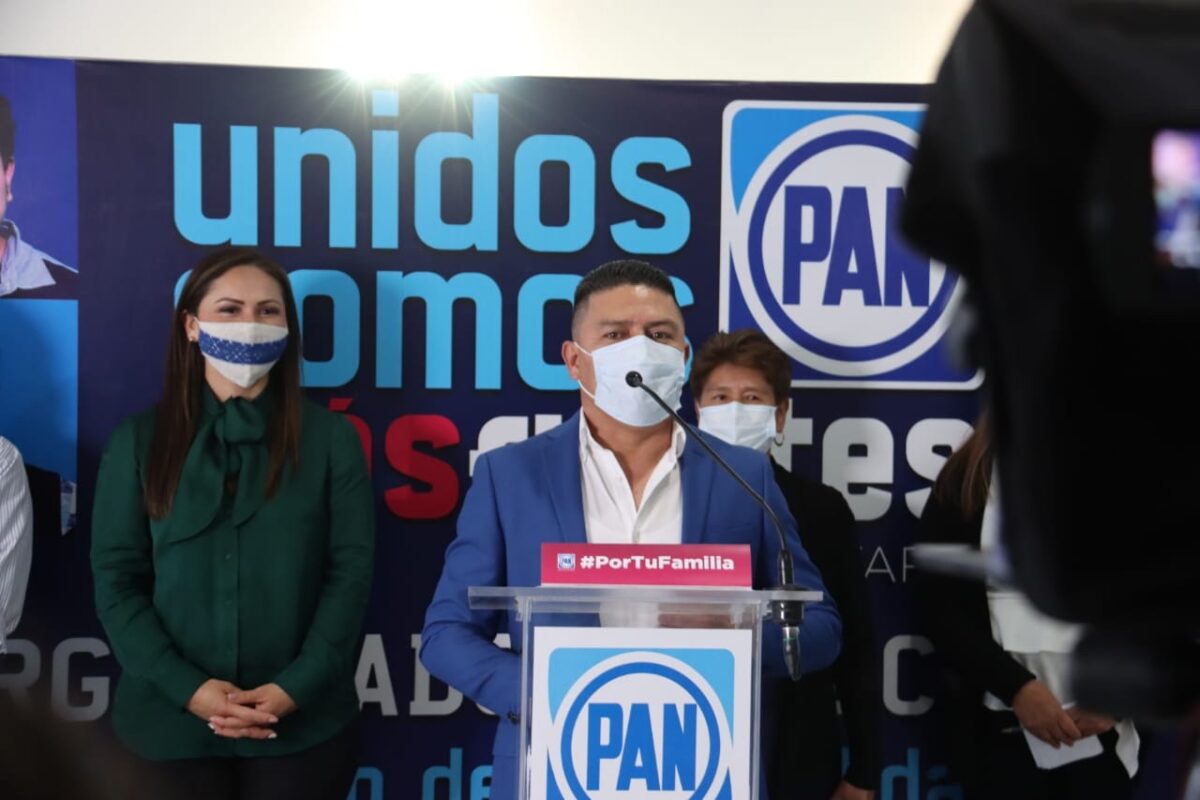 Por Peñamiller:Se Registra Juan Carlos Linares Aguilar como precandidato a la Presidencia Municipal
