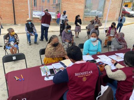 Avanza: Plan Nacional de Vacunación con la inmunización a adultos mayores de Querétaro.