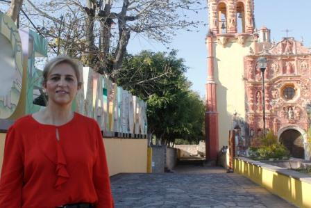 En la Sierra: Rosita Olvera Alvarado reconoce situación campesina.