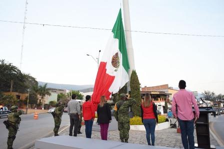 Gobierno de Jalpan: Celebró el 200 Aniversario de la Bandera Nacional de México.