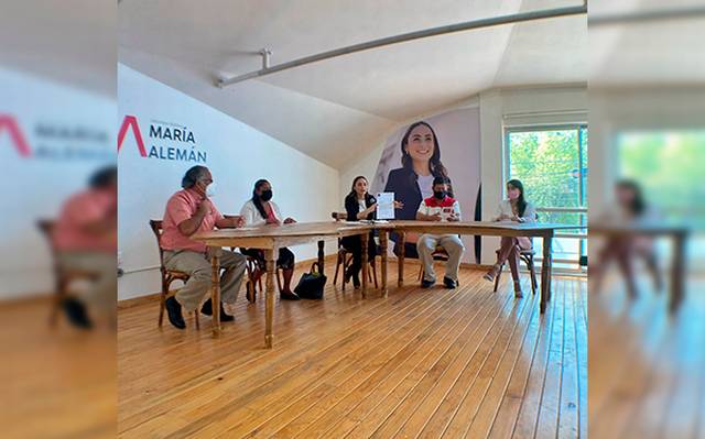 En la Capital: La precandidata del PRI a la Alcaldía propone taxis gratuitos para adultos mayores