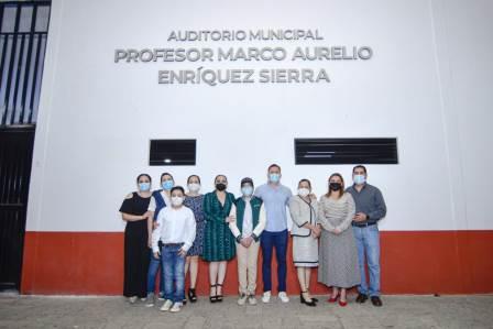 En Jalpan: El auditorio municipal ya lleva por nombre Profesor “Marco Aurelio Enríquez Sierra”.