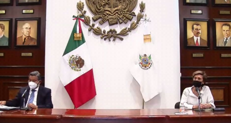 Vacunarán: En Querétaro se vacunara a maestros y administrativos en mayo.