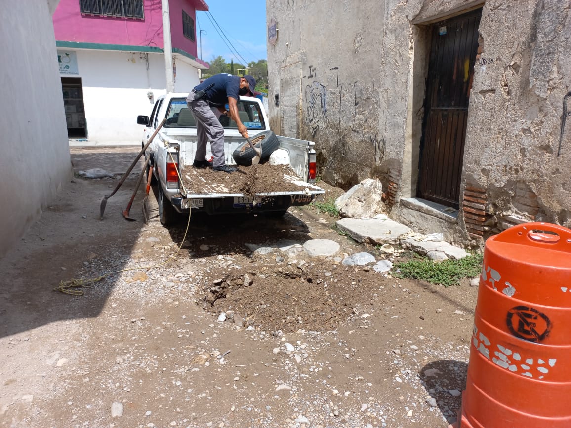Protección Civil atiende aparición de socavón en San Pablo.