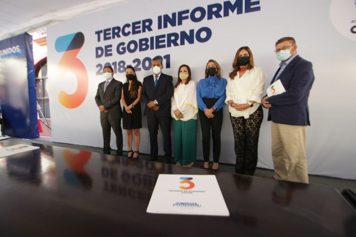 Rinde Filiberto Tapia Tercer Informe de Gobierno en Colón