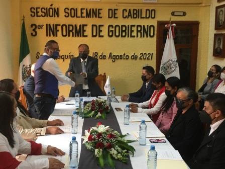 Asiste: Secretario de Educación al III Informe de gobierno municipal de San Joaquín.