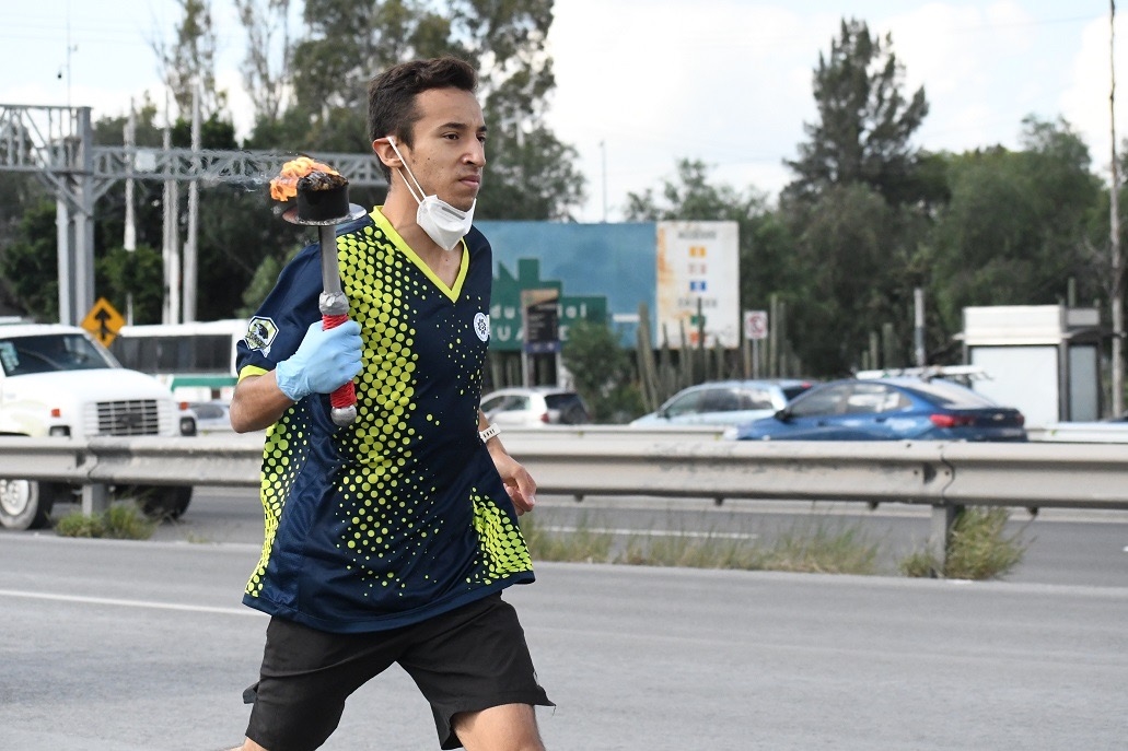 Dan banderazo: De salida a la carrera Ruta de la Independencia.